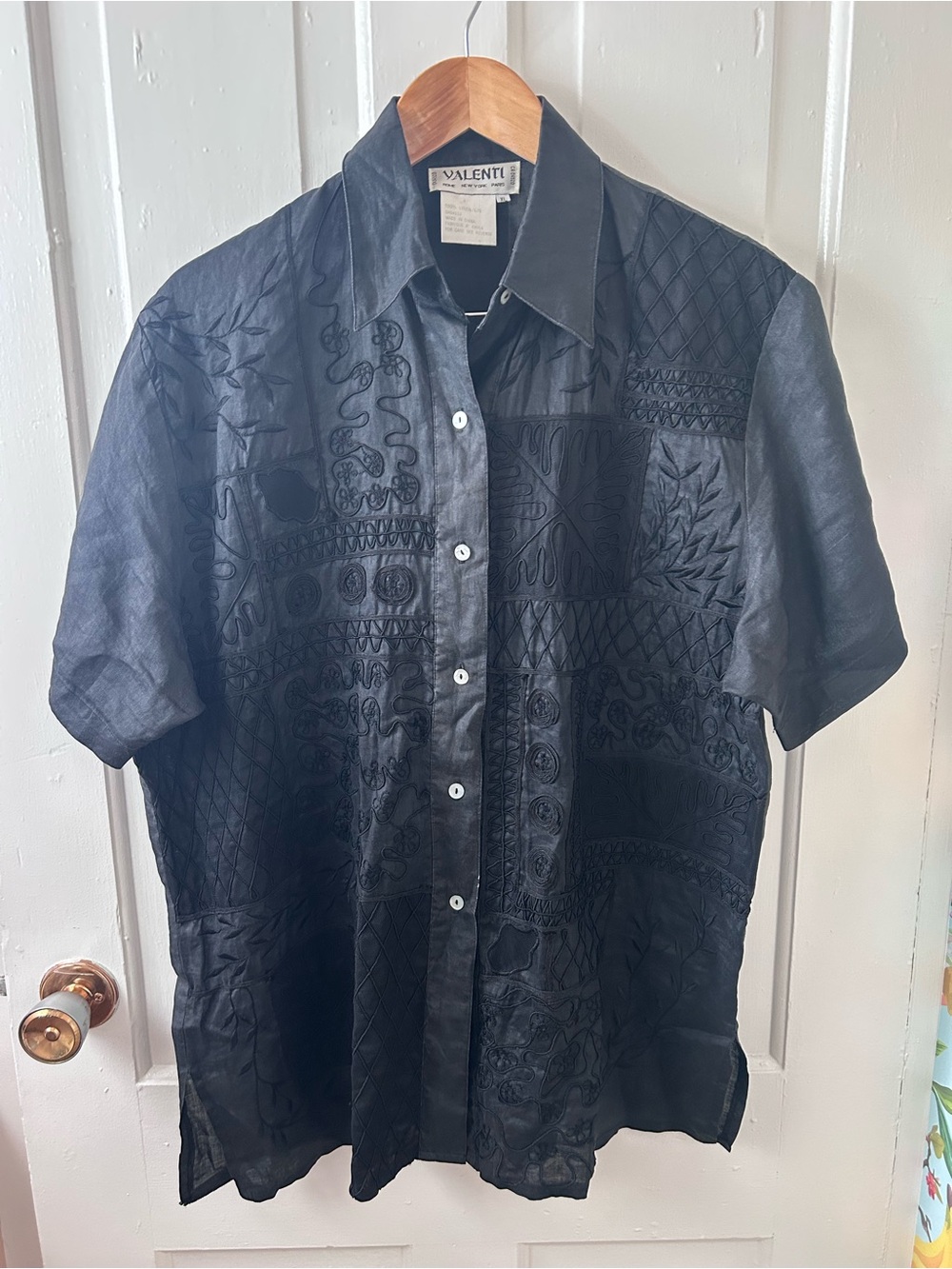 Men's Black Embroidered Short-Sleeve Shirt